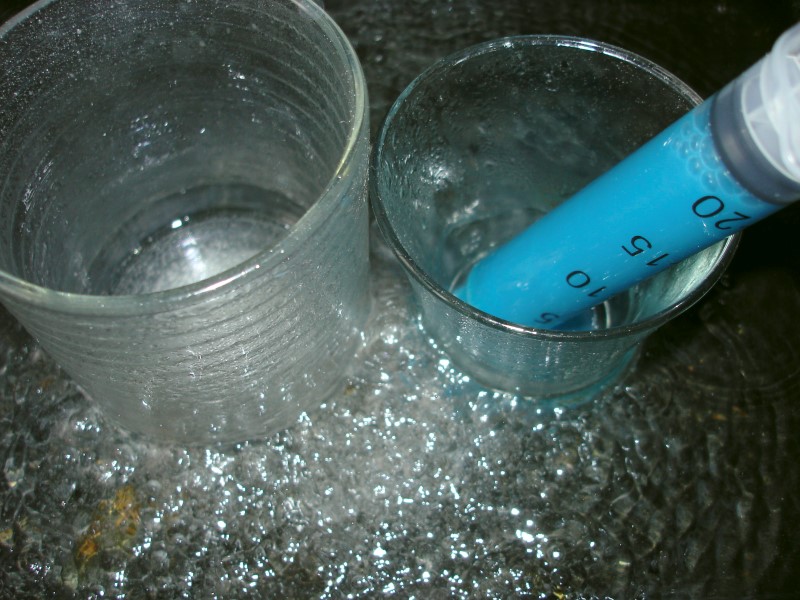 20 ml de la fase acuosa con la lecitina, caliente, para iniciar la emulsión